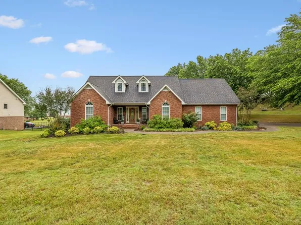 6 County House Cir, Carthage, TN 37030