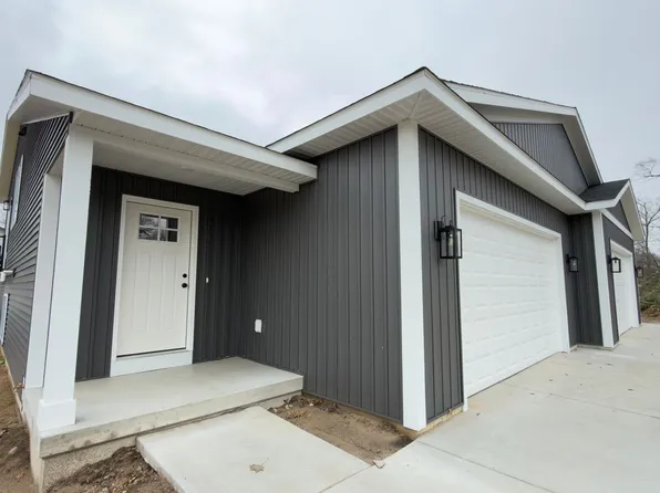 545-547 68th St SE, Grand Rapids, MI 49548