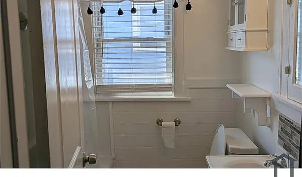 4005 Bales Ave — Photo 2