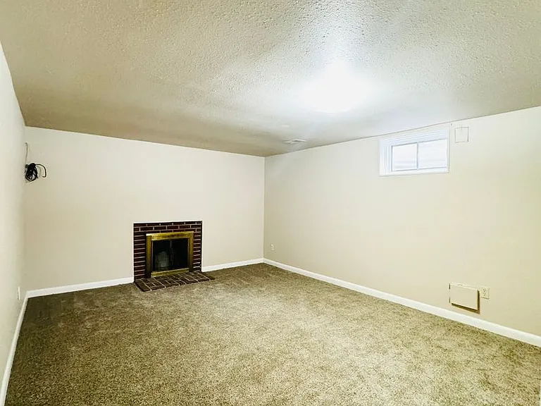 2118 Glenfair Dr — Photo 17