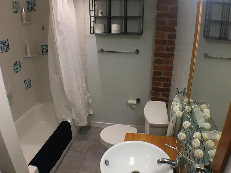 717 Otis Pl NW #B — Photo 8