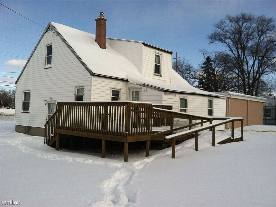 2223 E. Apple side