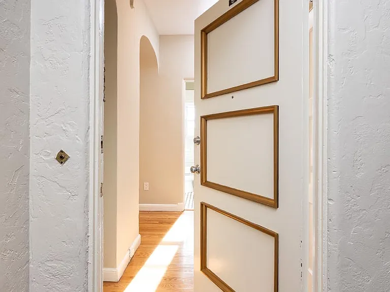 425 Williams Pl #9 — Photo 2