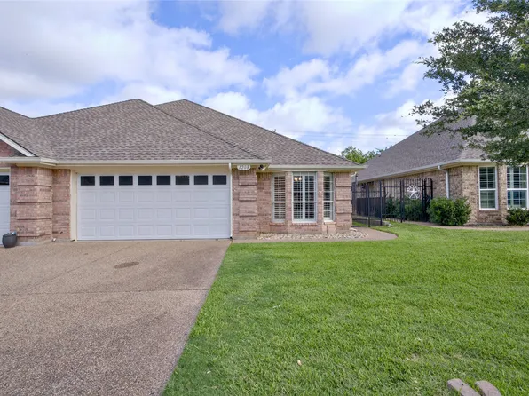 1208 Henard Ln, Granbury, TX 76048