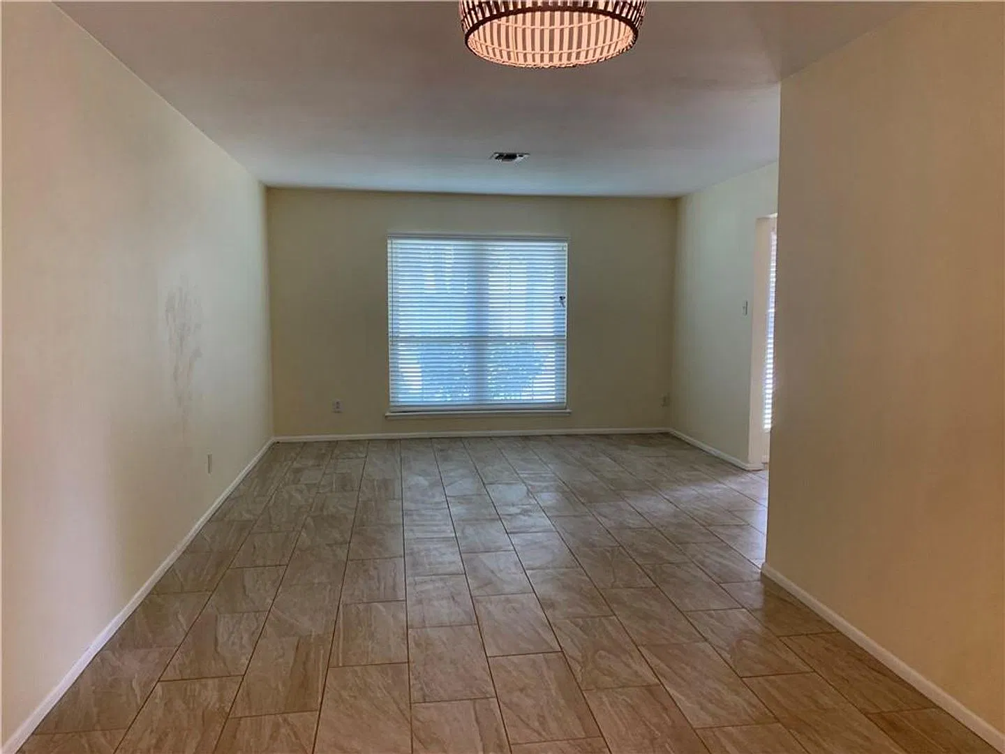 941 Egyptian - 4/Bed 2/Bath - $2095/month — Photo 3