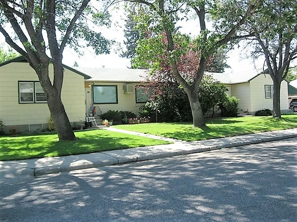 524 Avenue E