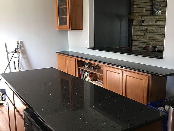 New island with dishwasher