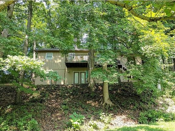 2nd image of 1025 Surmont Ct