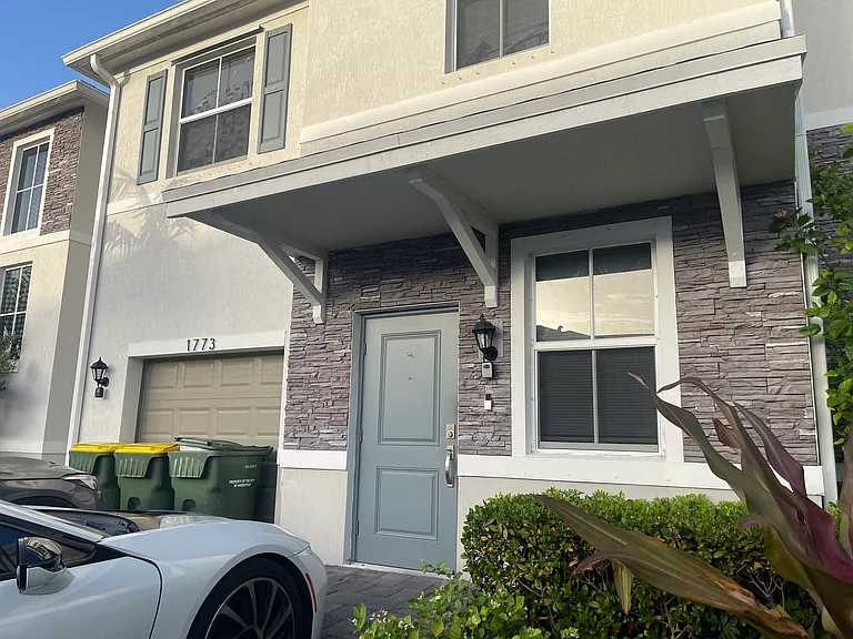 1773 SE 7th Ter — Photo 1