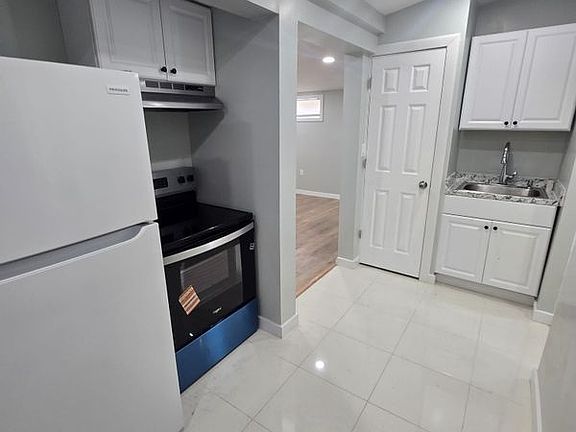 2nd image of 163 Chapel St #33