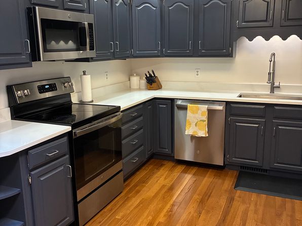 1277 Black Oaks Ct N