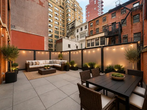 49 East 34th Street image 1 of 14