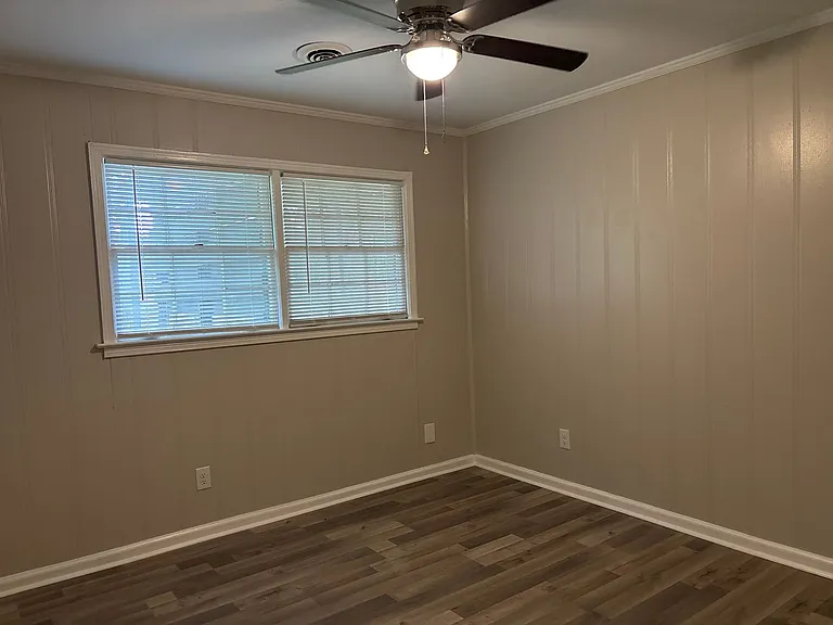 2724 Forsyth Ln — Photo 12
