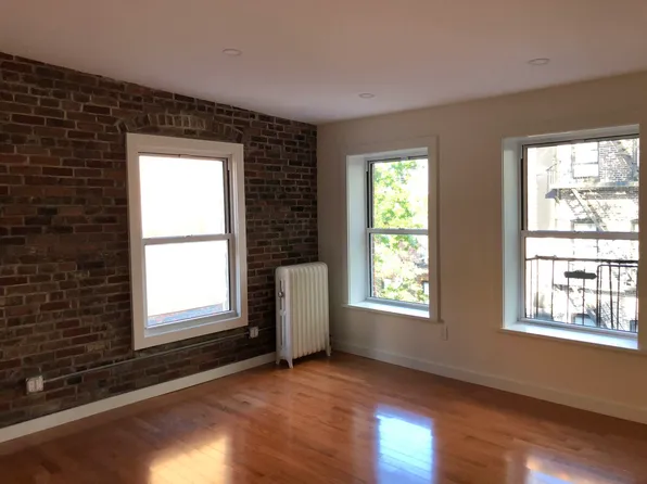 140 Willow Street image 1 of 10