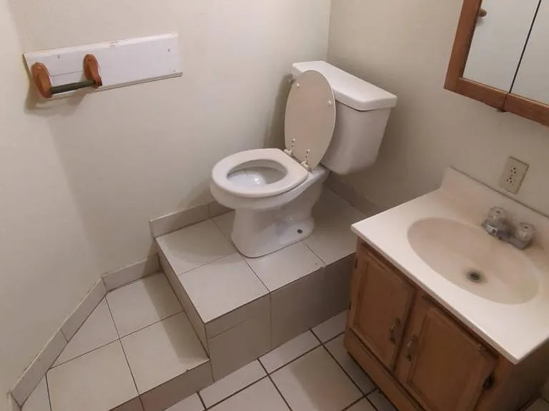 536 Monroe St — Photo 6