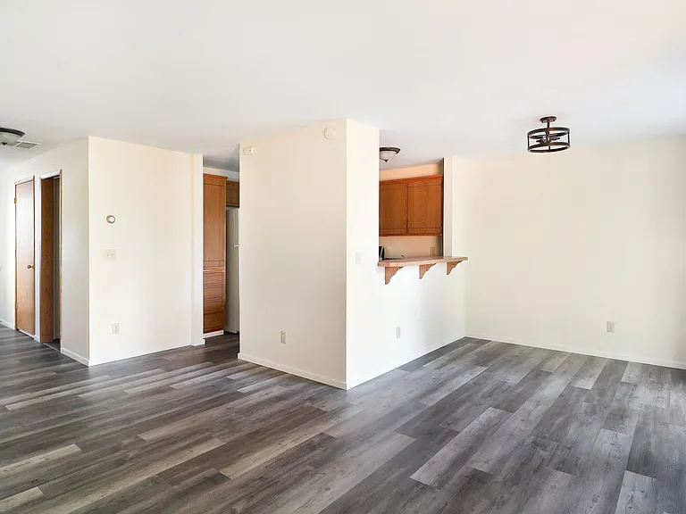 1025 SW Kaleeton Loop #2 — Photo 2
