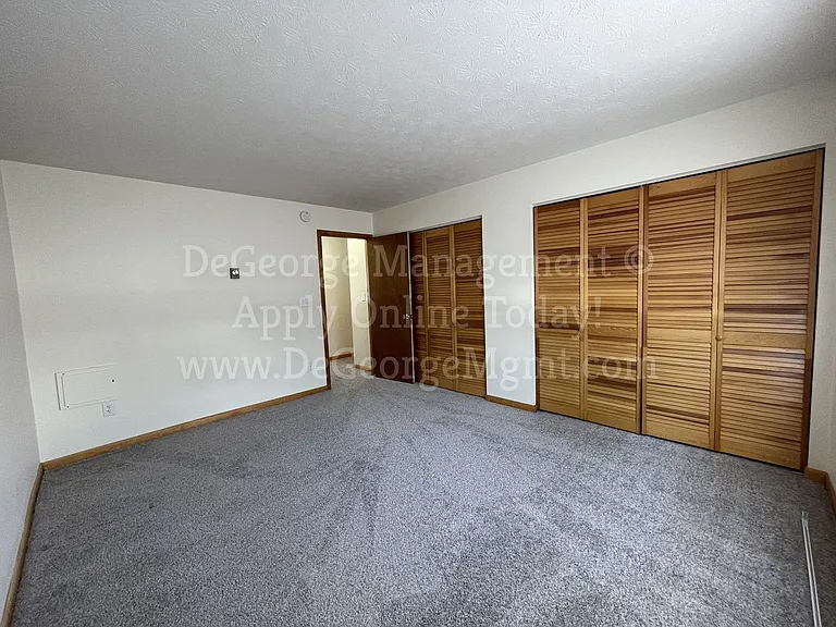 Parkway Apartments — Photo 30
