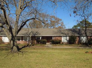 168 W Phillips Rd, Angleton, TX 77515