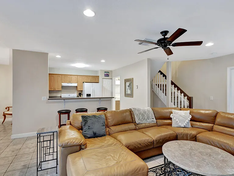 13814 Yarmouth Dr — Photo 20