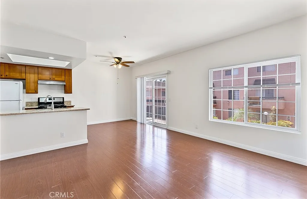 2 bed, 1337 sqft, $3,500 — Photo 1