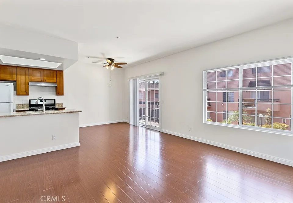 147 W Acacia Ave #122