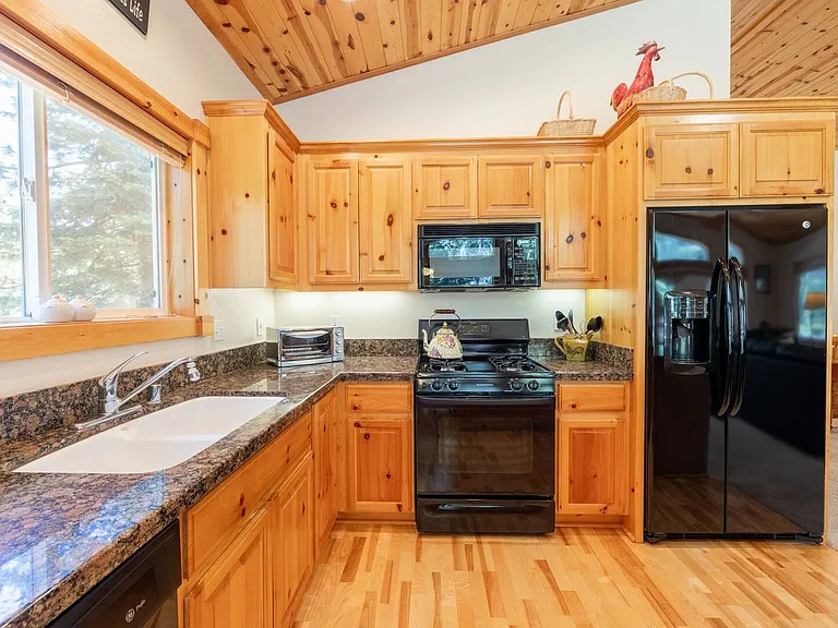 12049 Bernese Ln — Photo 10