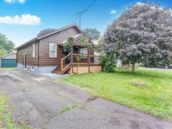 212 Burk St, Oshawa, ON L1J 4C3