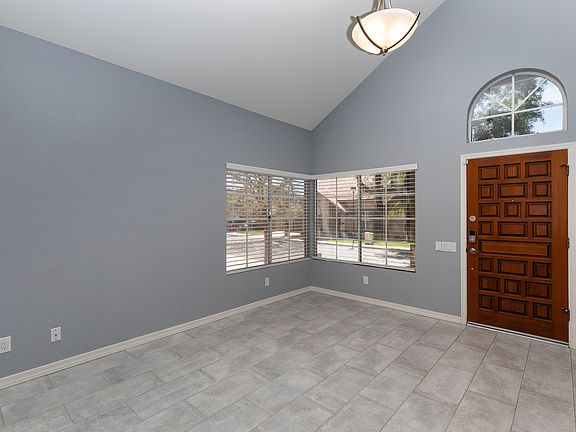 4th image of 3826 E Park Ave