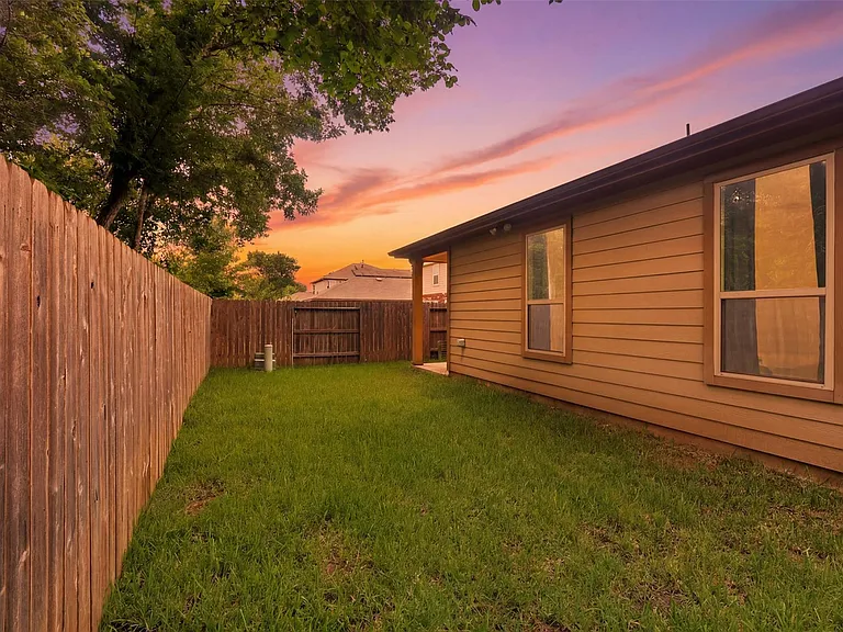 12912 Zivah Ln — Photo 23