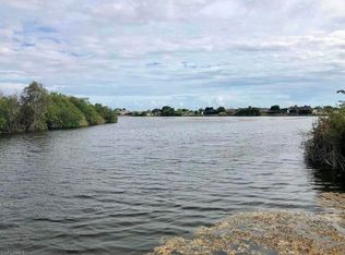 2029 NE 10th Pl, Cape Coral, FL 33909