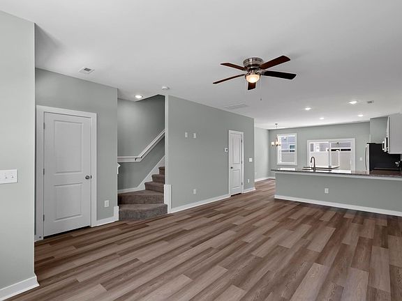 2nd image of 320 Starfish Ln
