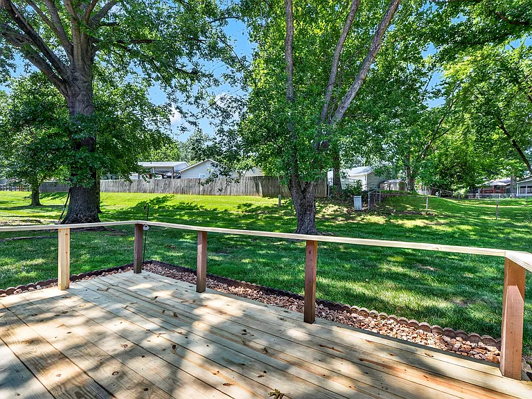 2387 Charlemagne Dr — Photo 16