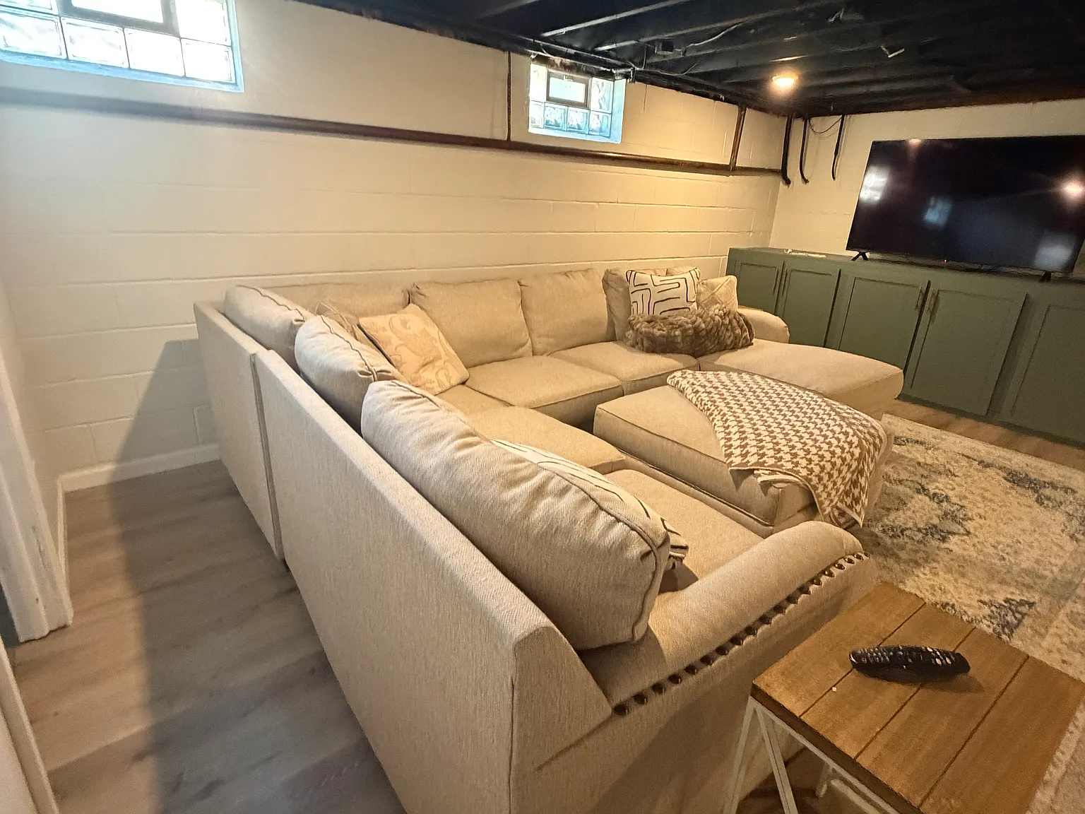 3 bed, 1092 sqft, $2,450 — Photo 2
