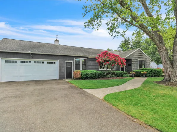 800 Douglas Dr, Endicott, NY 13760