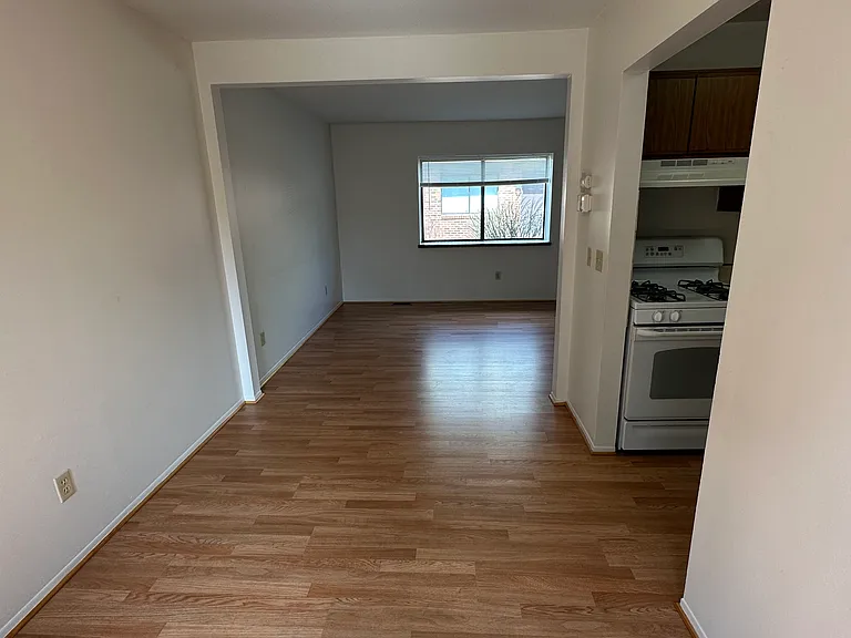 429 Pettibone St — Photo 10