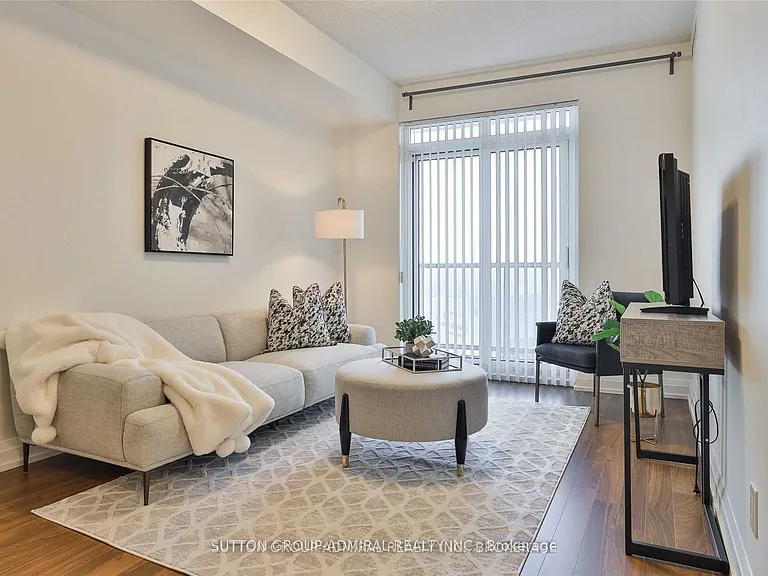 7171 Yonge St #405 — Photo 9