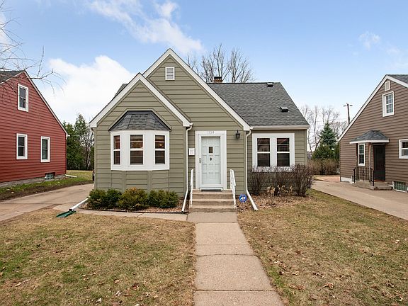 2nd image of 1124 Hoyt Ave W