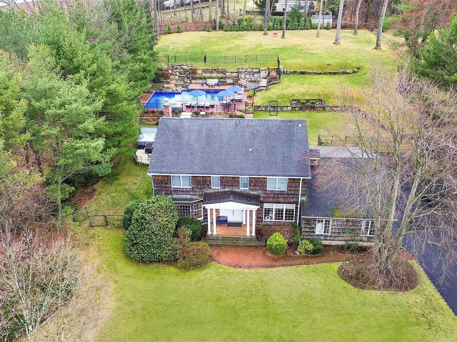 9 Suncrest Drive, Dix Hills, NY 11746 | Zillow