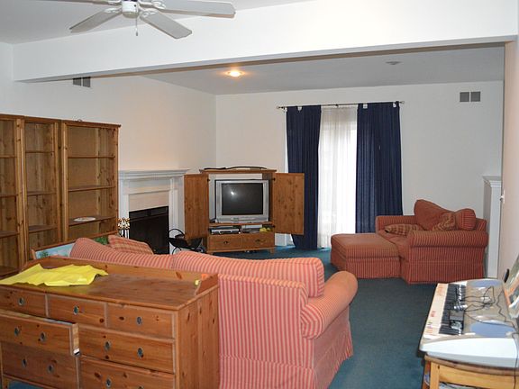 2nd image of 2470 Azalea Way