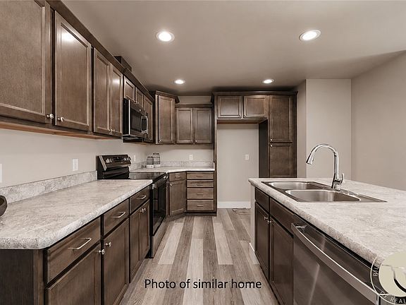4th image of 2236 Modera Ave