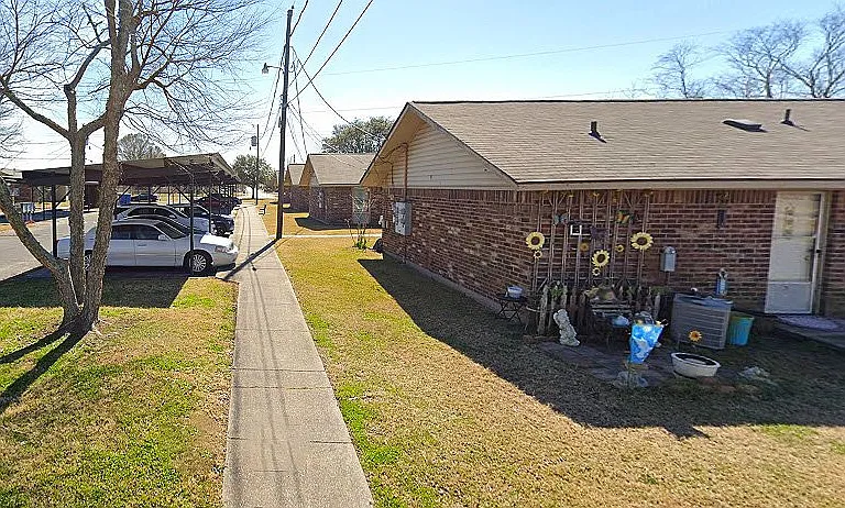425 Memorial Dr #425 — Photo 5