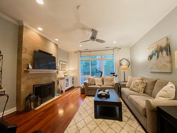 2nd image of 1877 N Winnebago Ave #1E