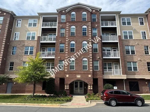 13740 Endeavour Dr, Herndon, VA
