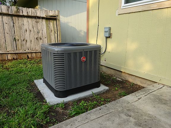 3rd image of 1034 Honey Tree St