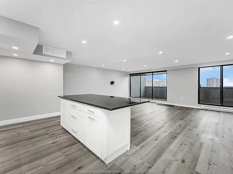 380 Pelissier St #1103 — Photo 14
