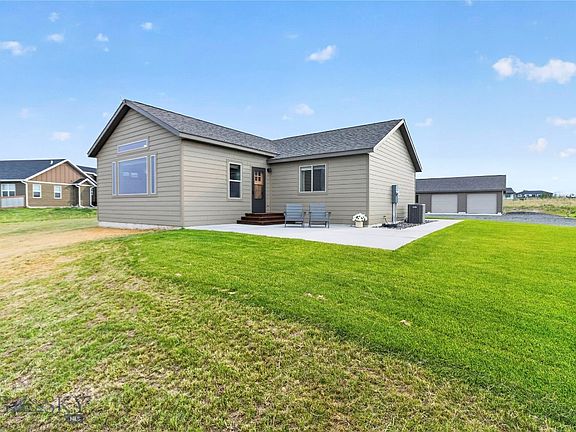 4th image of 12 Grace Dr