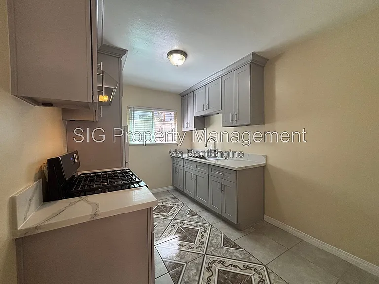 526 E Windsor Rd #4 — Photo 7