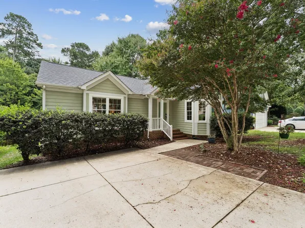 102 Trailview Dr, Cary, NC 27513