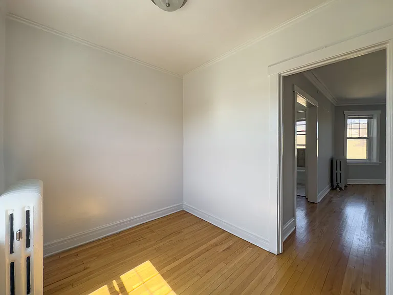 4402 N Rockwell St #4 — Photo 8