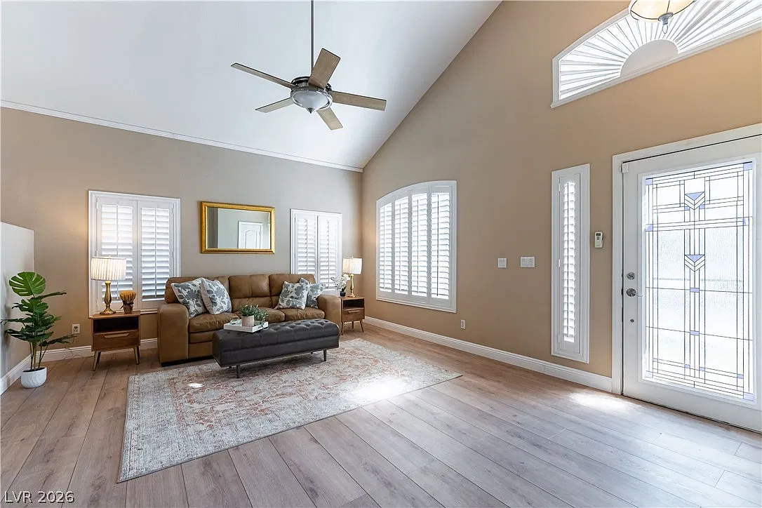 4 bed, 2.5 bath, 2263 sqft, $3,495 — Photo 4